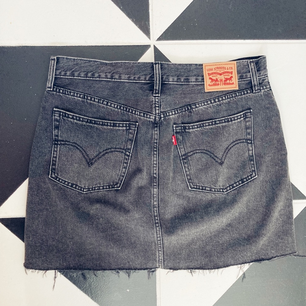 Women’s Levi’s denim skirt, size 32